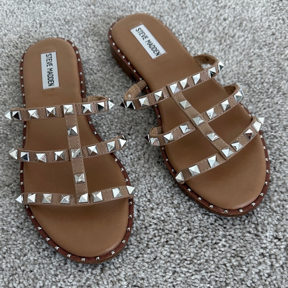 New Steve Madden Tan Studded Slide Sandals 9